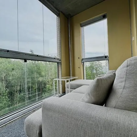King Bed, Sauna And Parking *