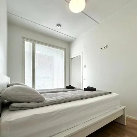 King Bed, Sauna And Parking *