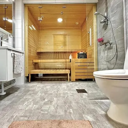 King Bed, Sauna And Parking
